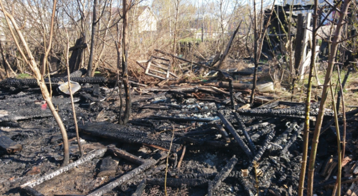 Пожар в самодельной сарайке: двое жителей Марий Эл тушили горящего мужчину