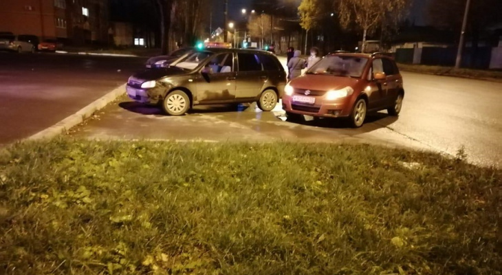 Две автоледи не поделили улицу: розыск очевидцев ДТП в Йошкар-Оле