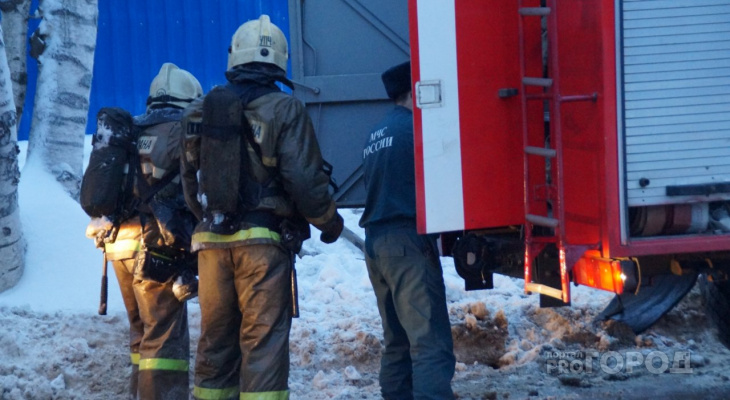 В Йошкар-Оле пожар на Луначарского ночью тушили более тридцати огнеборцев