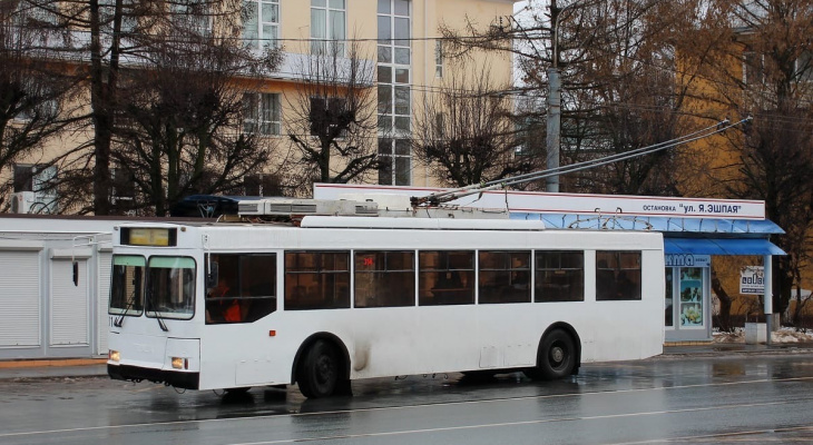 Кондуктуры в Йошкар-Оле по несколько раз дезинфицируют троллейбусы