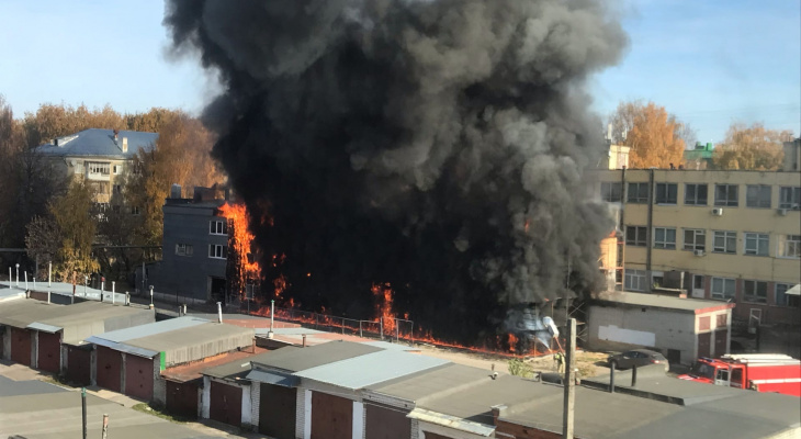«А что в девятом горело?»: серьезный пожар произошел на Машиностроителей в Йошкар-Оле