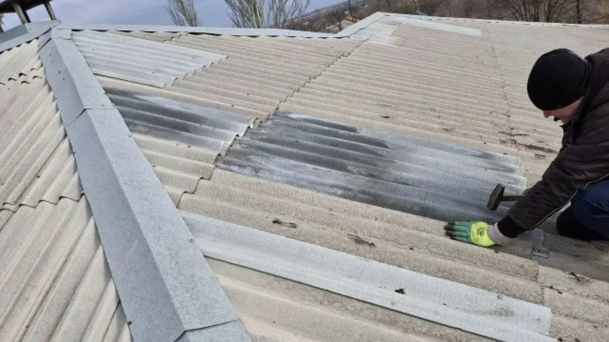 Марийские строители починили крышу поликлиники в Розовке, которую атаковали украинские дроны