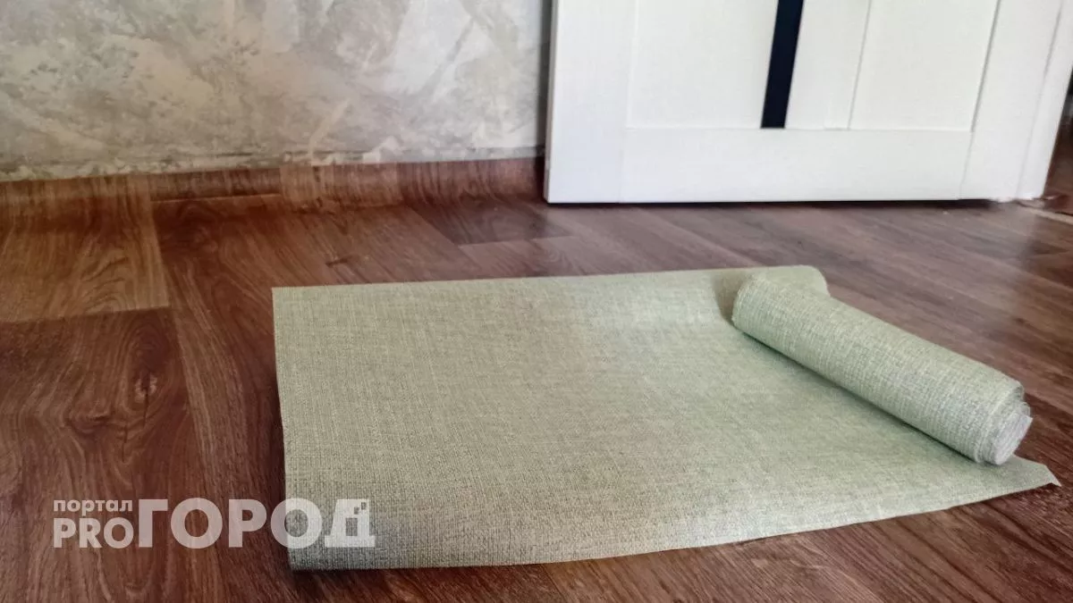 Остатки обоев превращаются в абажуры и декор стен: 5 идей для бережливых хозяек