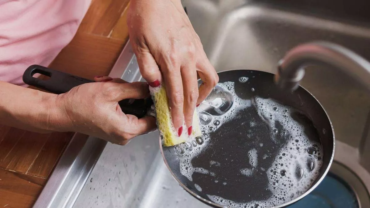 Вредно ли использовать средства для мытья посуды – запомните раз и навсегда
