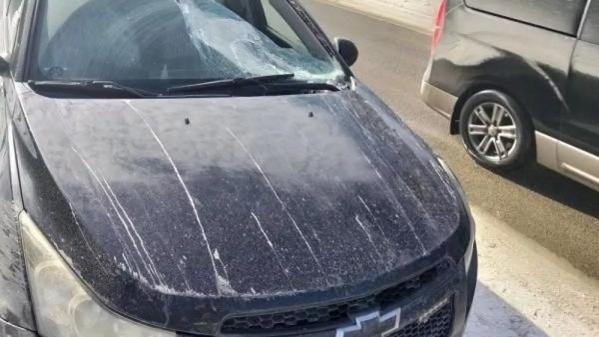 Ледяной камень из-под грузовика травмировал 27-летнюю водительницу в Марий Эл