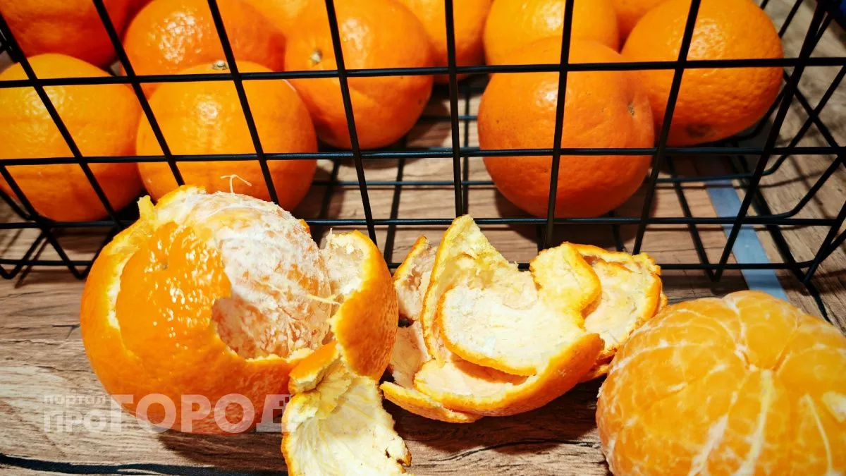 Мандариновые корки никогда не выбрасываю: незаменимый помощник в саду и дома