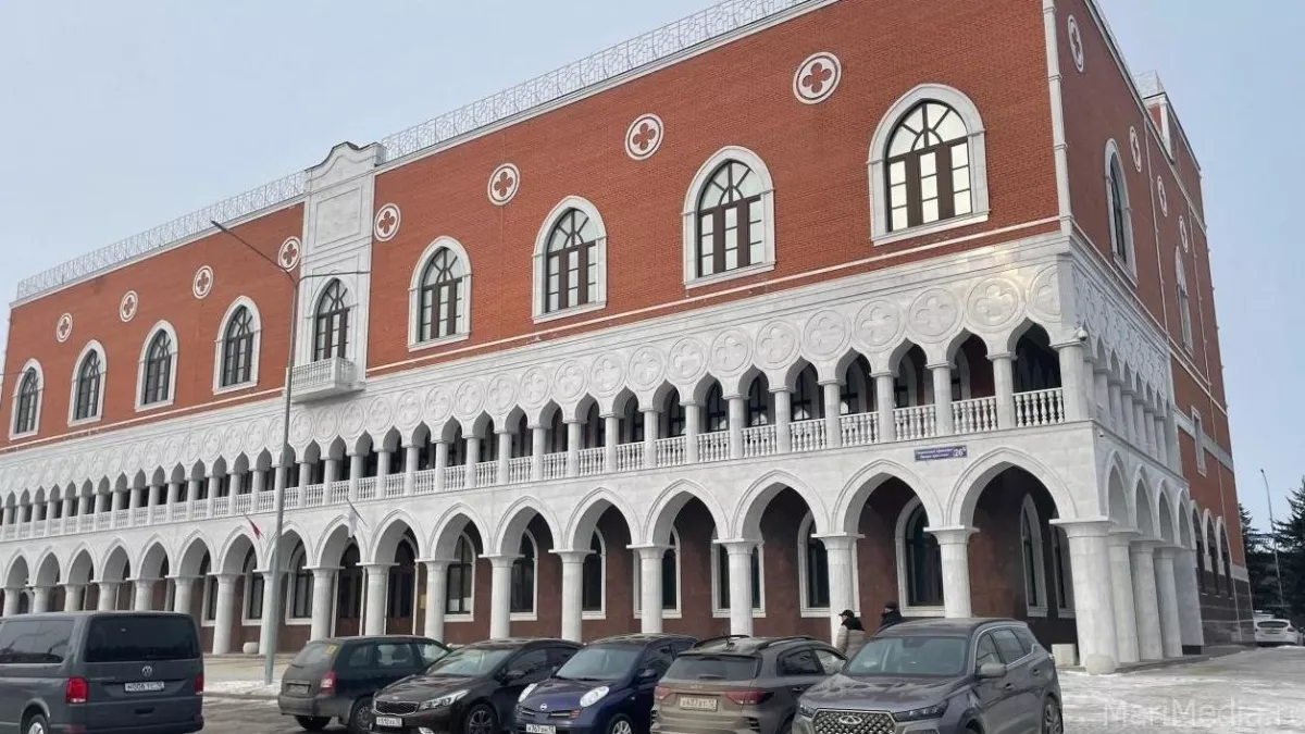 Парковку на Ленинском проспекте закроют на 22 часа