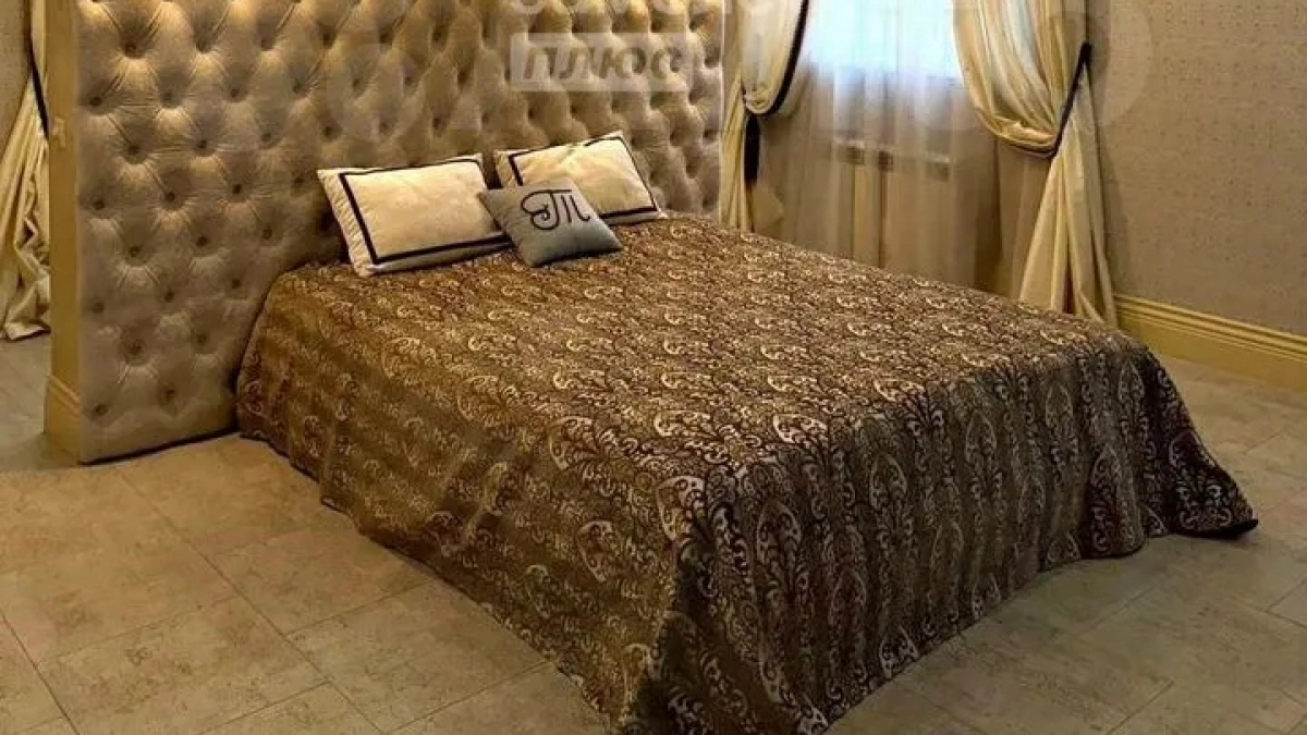 Сауна, бильярд, личный спортзал: шикарный дом продают в Знаменском за 41 млн - что внутри