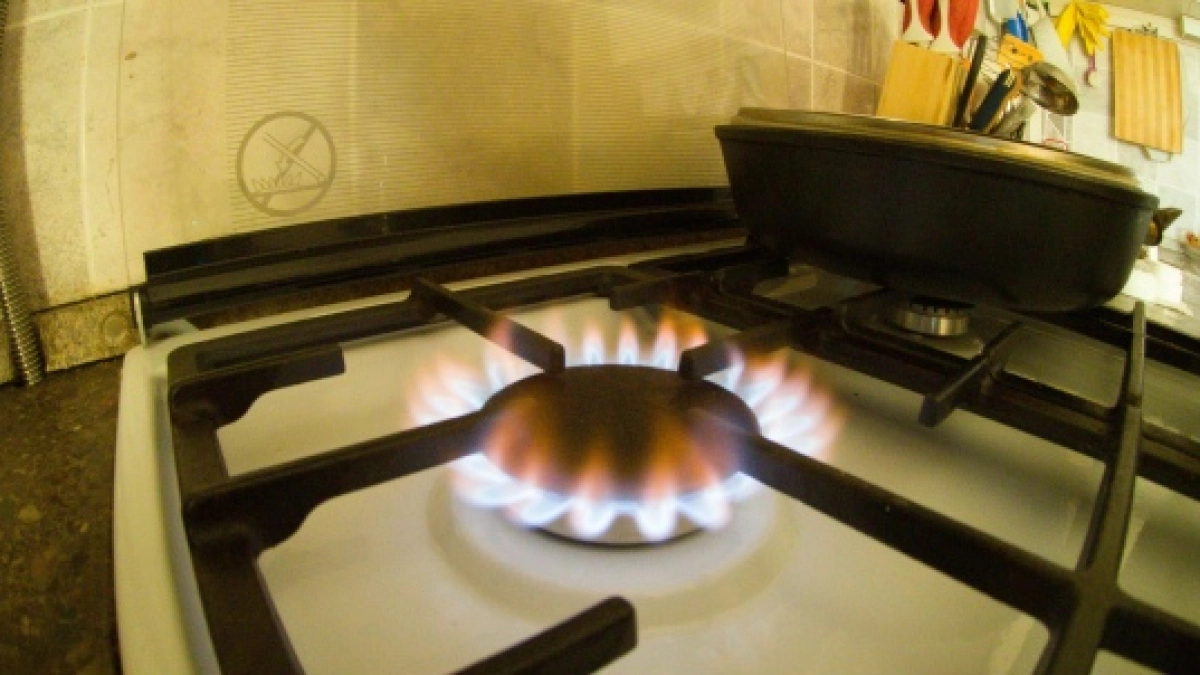 Десятилетний нагар сойдет с решетки плиты на глазах: все что нужно - на кухне