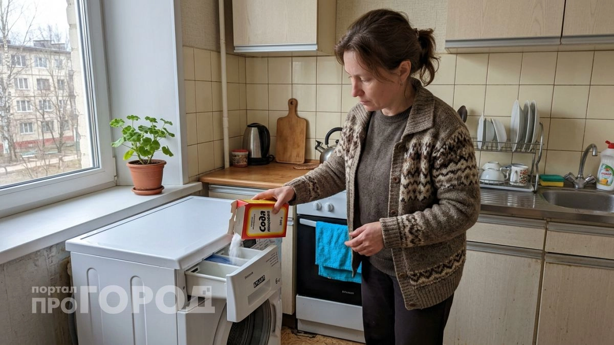Добавляю соду в каждую стирку уже год — вещи чище, машина свежее, химии почти нет