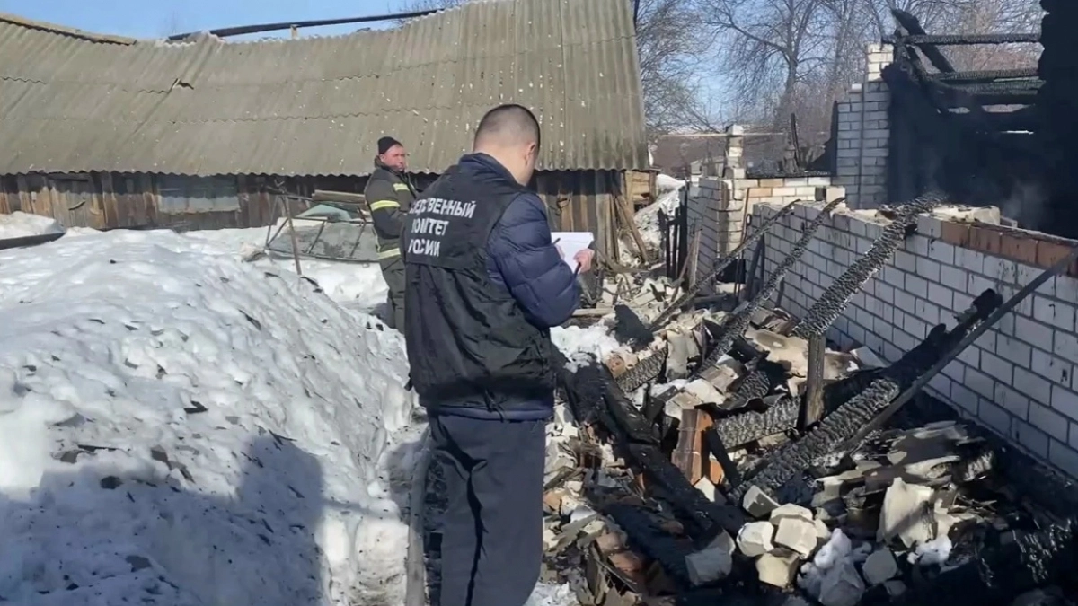 Тело женщины нашли на пепелище сгоревшего дома в деревне Ключево