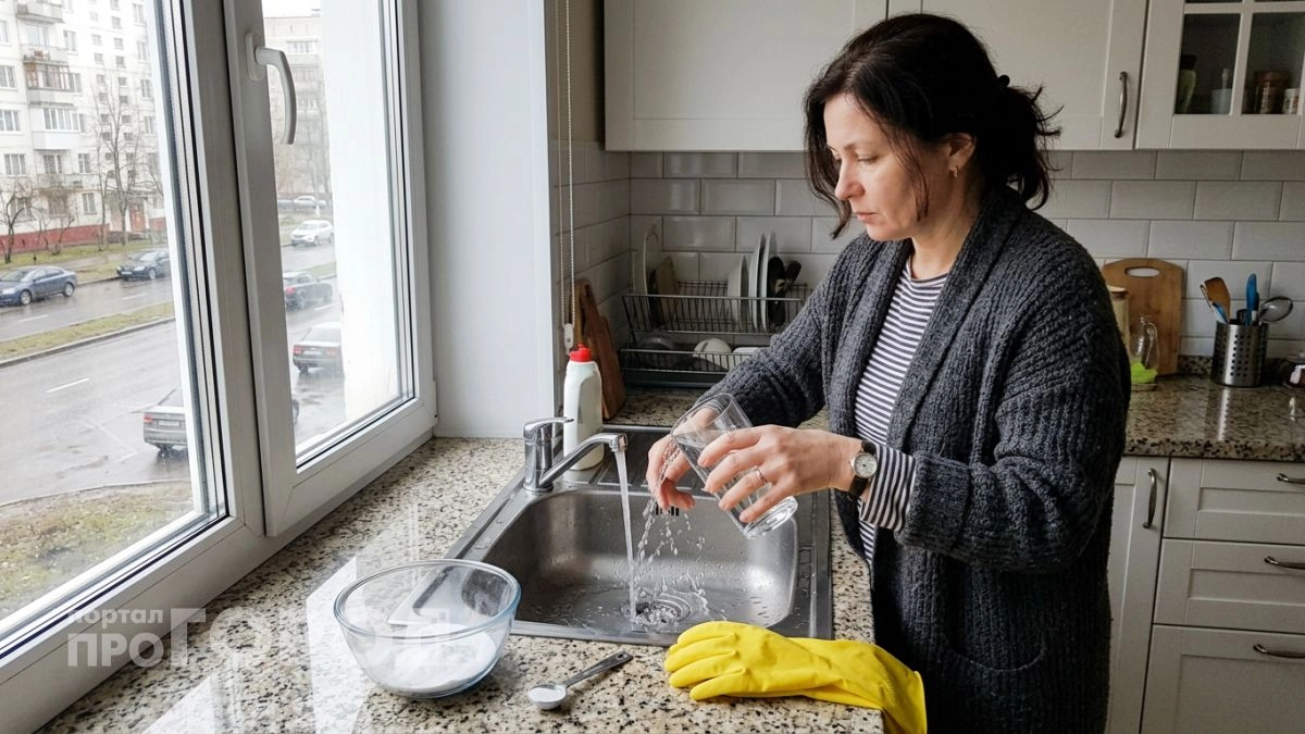 Забудьте про покупную химию ведь достаточно одного стакана этого средства чтобы трубы очистились до скрипа