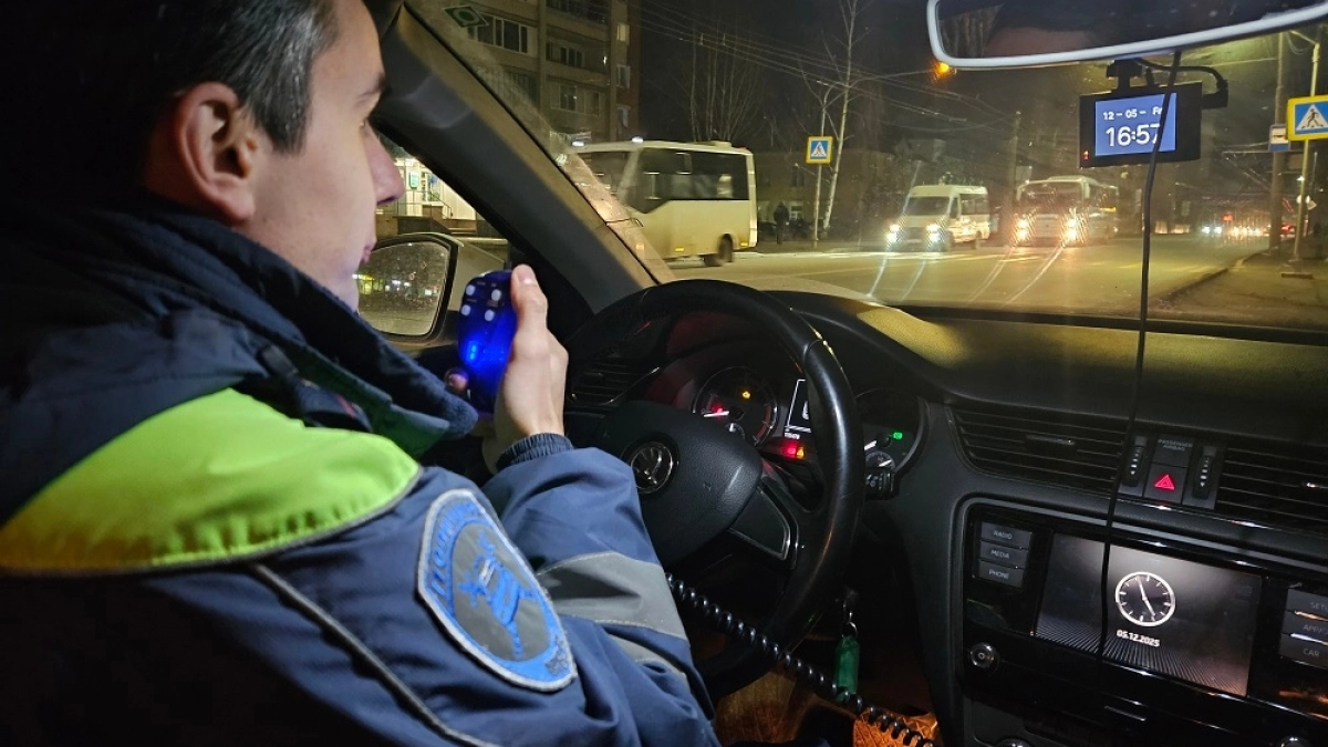 "Герой" в балаклаве: йошкар-олинский зацепер пытался сбежать от полиции по дворам, но не вышло