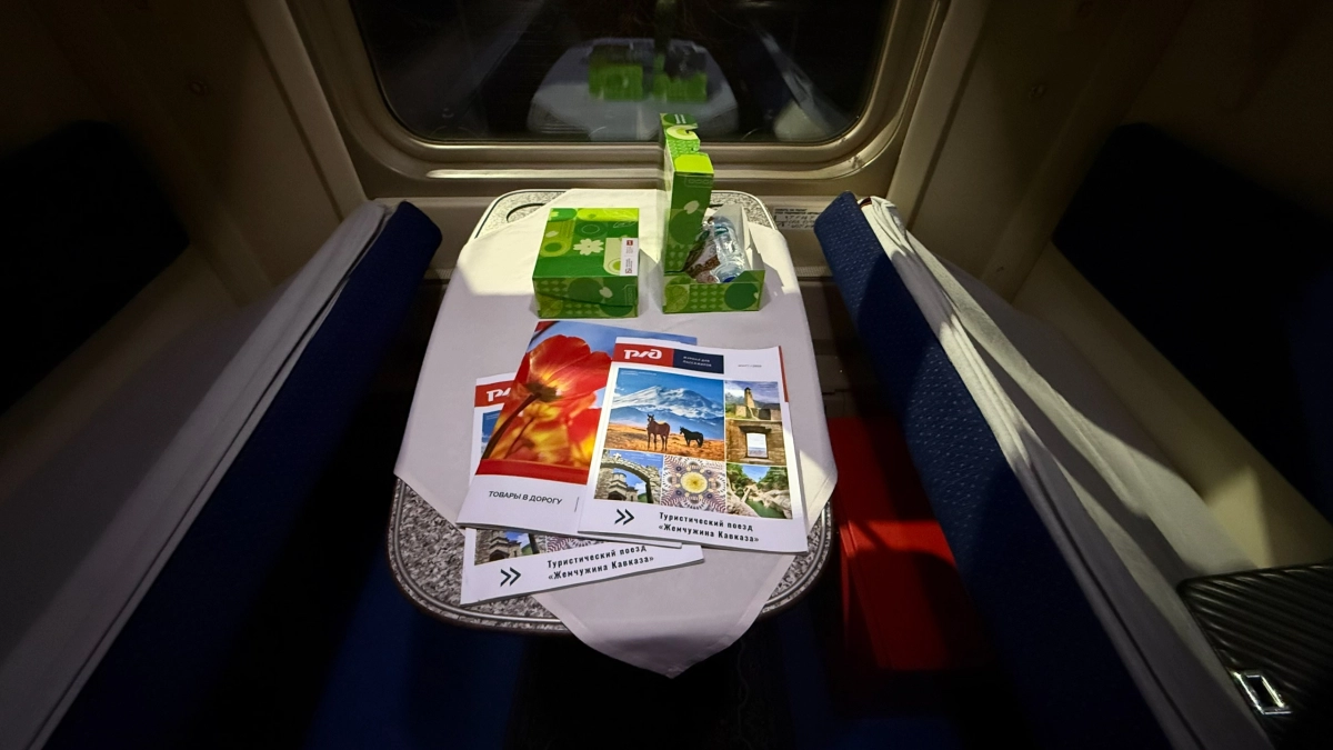 Не платите за то, что и так положено: какие бесплатные услуги дают в поезде — рассказывает проводник