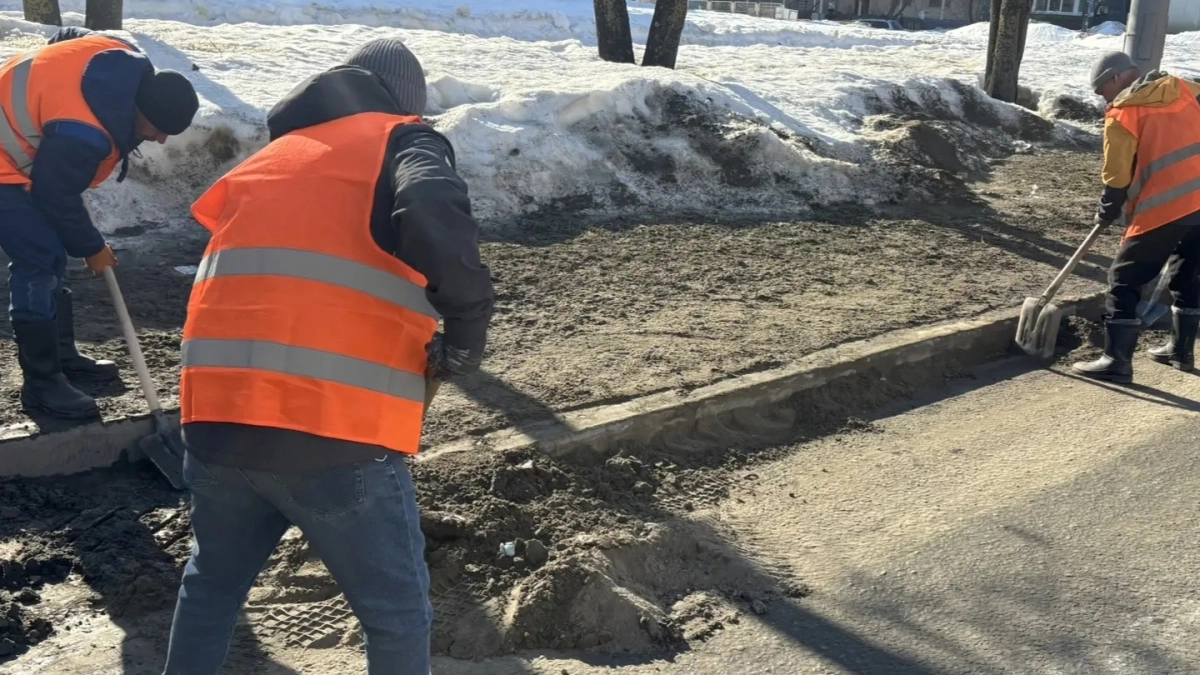 40 тонн литого асфальта ушло на ямочный ремонт в Йошкар-Оле за неделю