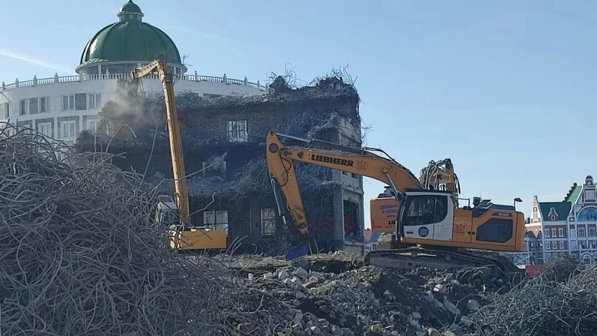 Снос долгостроя продолжается на берегу Малой Кокшаги: известно ли, что будет на его месте