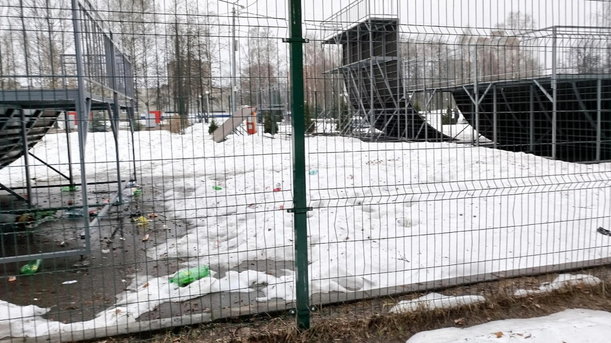 В скейт-парке Йошкар-Олы нашли горы мусора под конструкциями