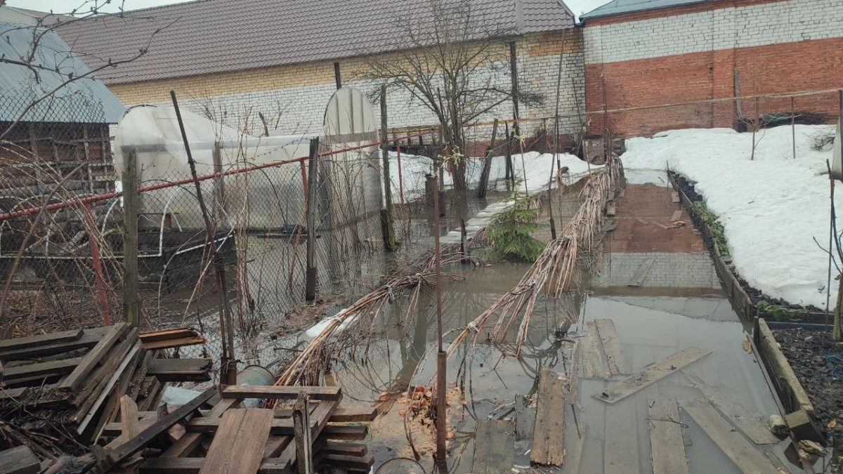 Частный сектор Йошкар-Олы ушел под воду: нет отопления и горячей воды, в огородах стоят озера