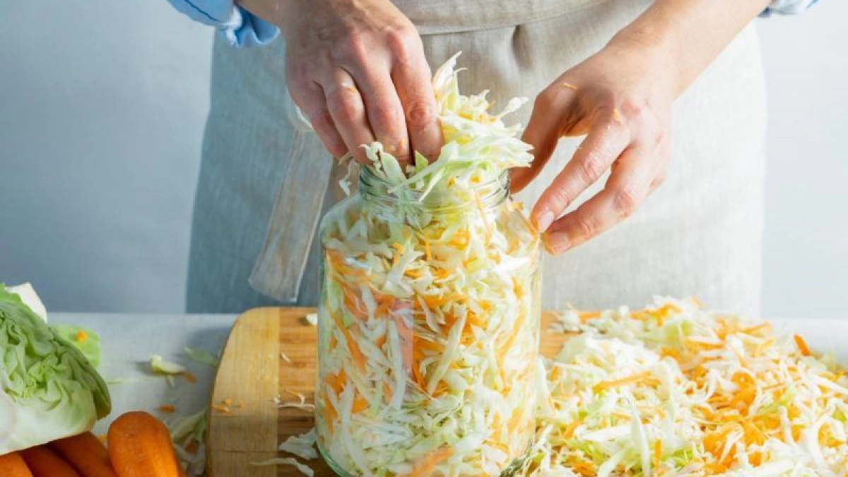 На квашеную капусту больше не трачусь: заготавливаю ядреную и полезную дома за пару дней
