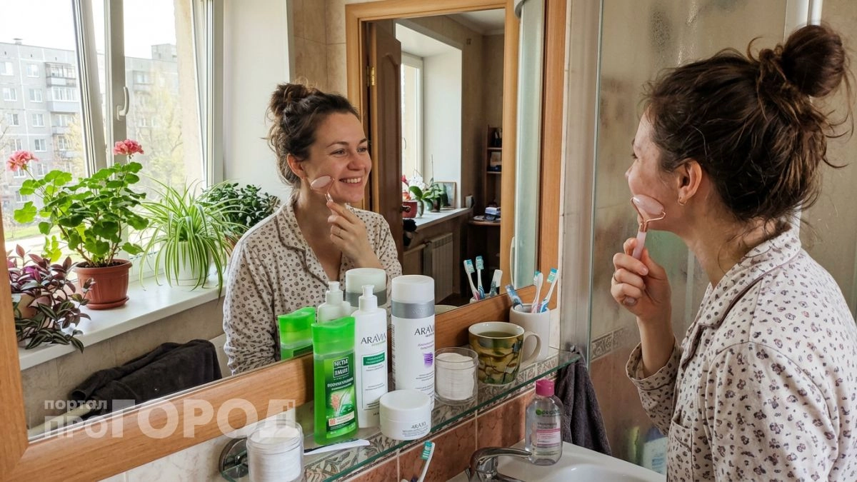 Перестала тратить деньги на косметологов: 7 простых привычек для идеальной кожи, которые работают дома