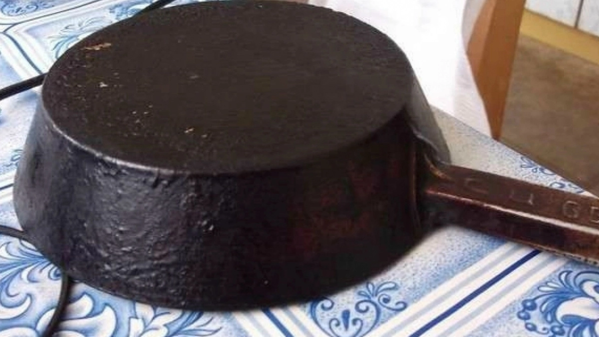 Одна таблетка на ночь – 10-летний нагар слезает со сковороды: даже новые так не сверкают