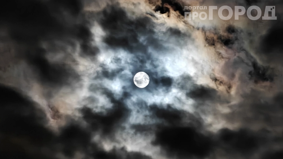 Опасное новолуние в апреле 2026: почему 17 числа лучше не принимать решений