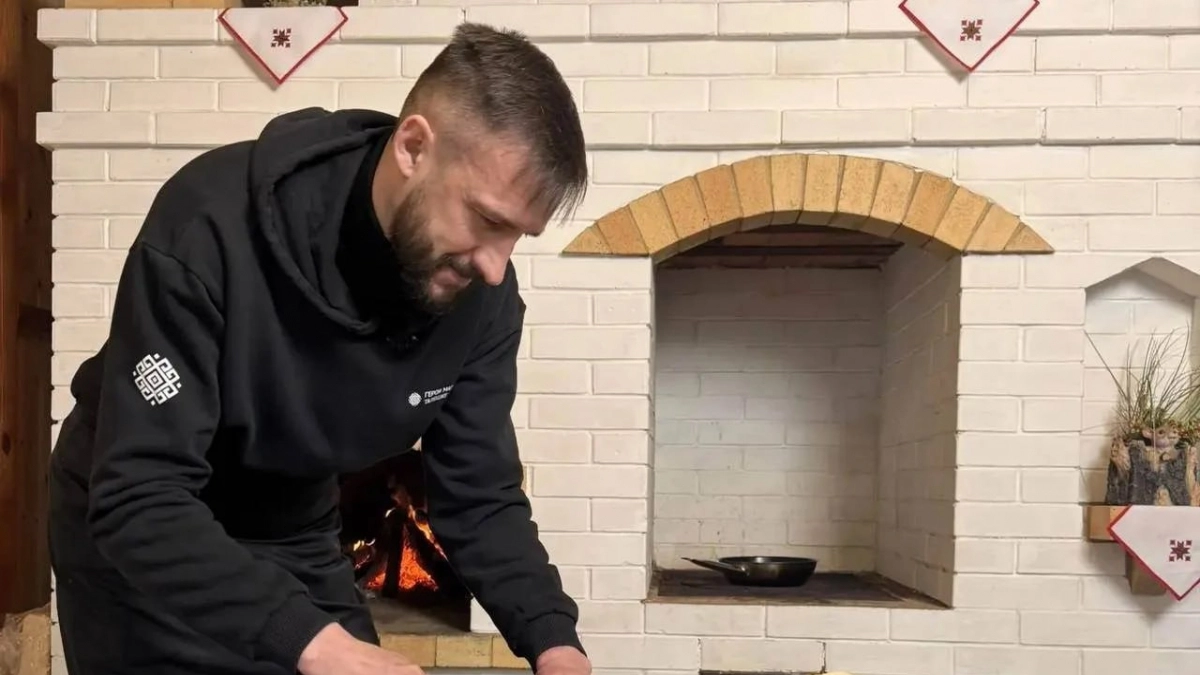 Не только герой и защитник: ветеран СВО приготовил марийское блюдо для нашумевшей книги