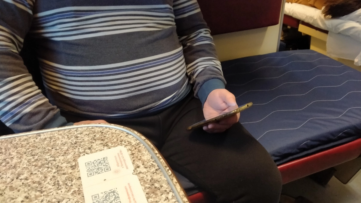 Три часа выслушивал двух "яжематерей" в электричке: такого в жизни я еще не слышал