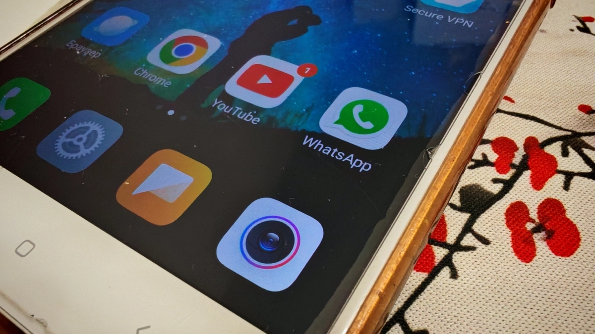 Всем, у кого остался WhatsApp на телефоне: неприятный сюрприз с 1 мая