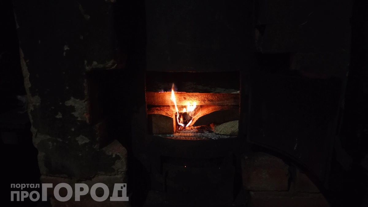 Дрова ушли в прошлое: теперь топлю баню этим и экономлю 50% — больше никаких опилок и мусора