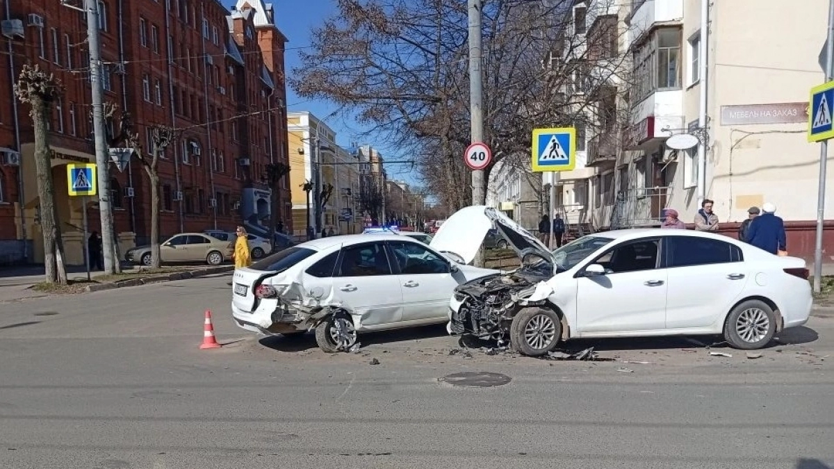 ДТП с пострадавшей, заморозки и капремонт: главные новости за 16 апреля