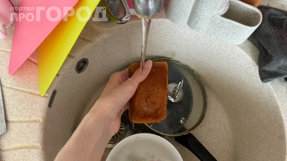 Россиянка ахнула, когда увидела, как в Англии моют посуду: почему они едят с тарелок с пеной