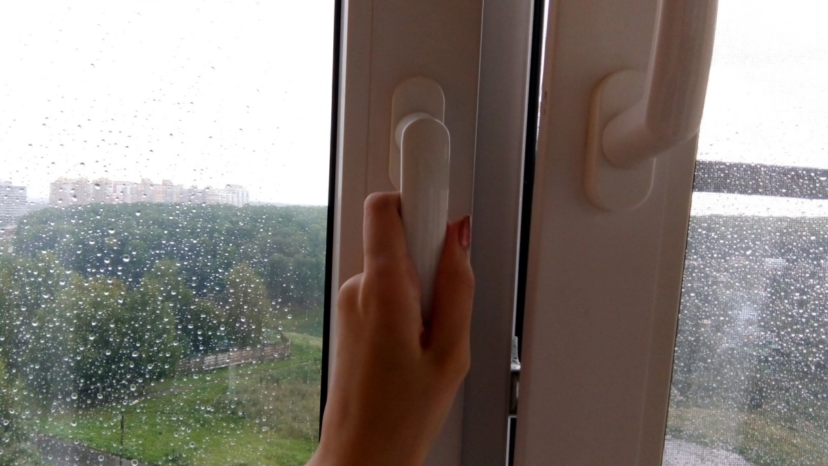 Это знали еще наши бабушки: с открытым или закрытым окном надо спать на самом деле