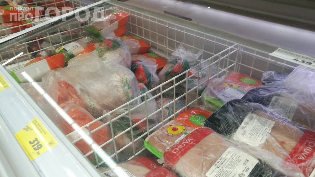 Курица с сюрпризом: что на самом деле течёт из мяса при разморозке — это скрывают продавцы