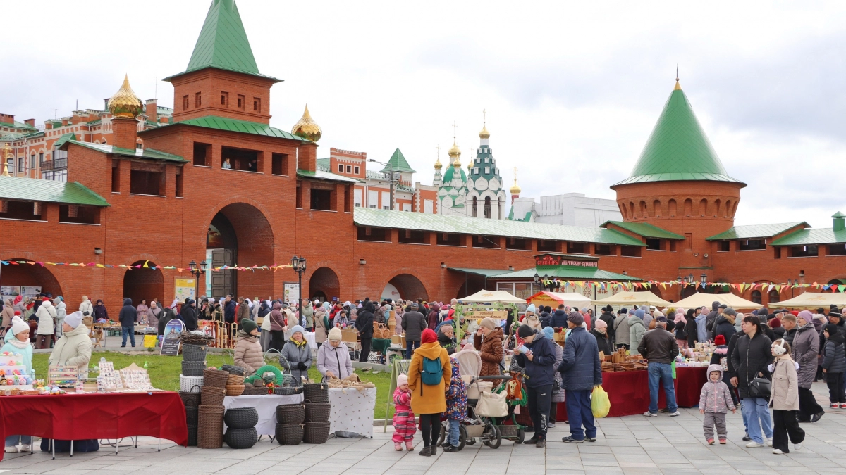 Фермерская ярмарка, белые голуби и горячие угощения: вся Йошкар-Ола соберется в Царевококшайском Кремле