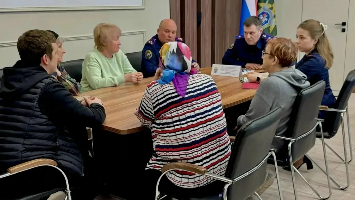 Йошкаролинцы вынуждены жить в 70-летнем доме в катастрофических условиях: пригласили в СК и возбудили дело