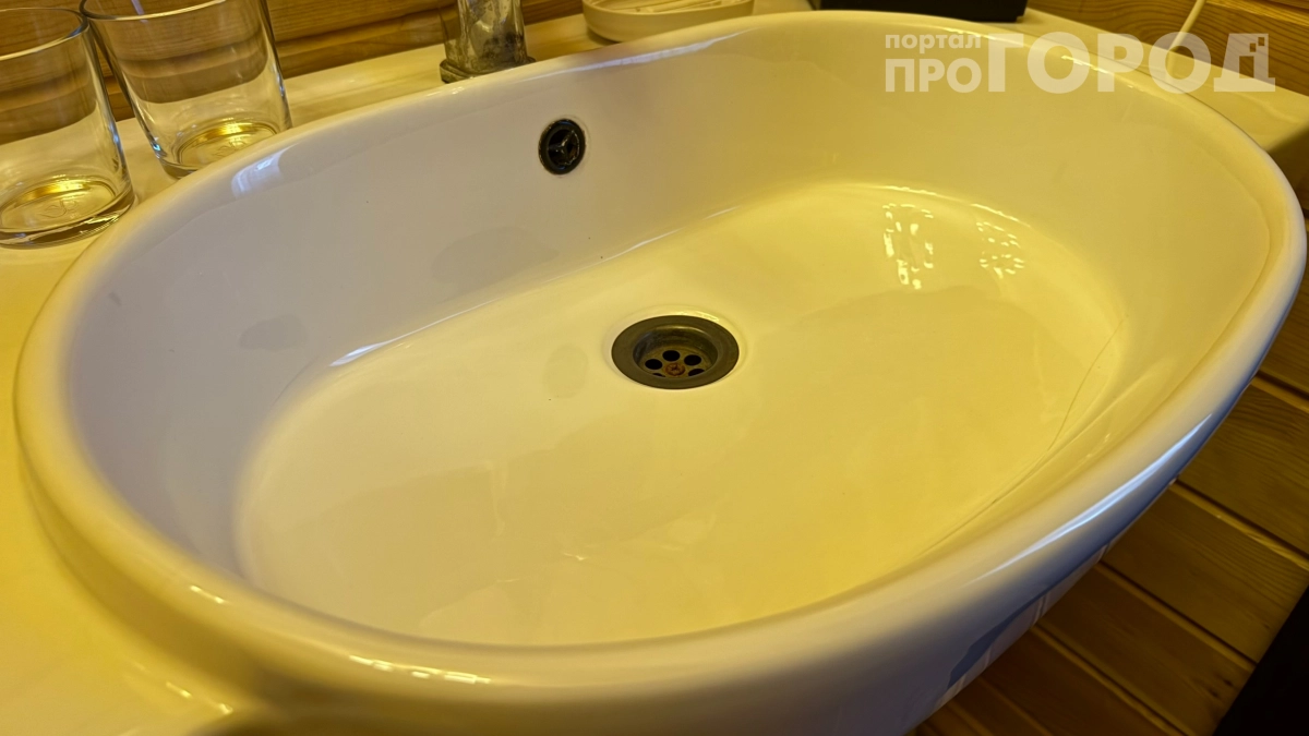 Засор боится этой смеси: 4 продукта с кухни решат проблему в ванной за полчаса — сантехник не нужен