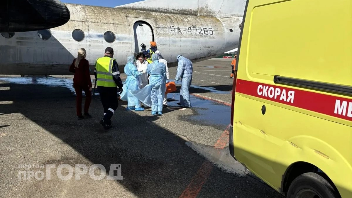 Скорые съехались в аэропорт Йошкар-Олы, чтобы спасать город от опасной холеры