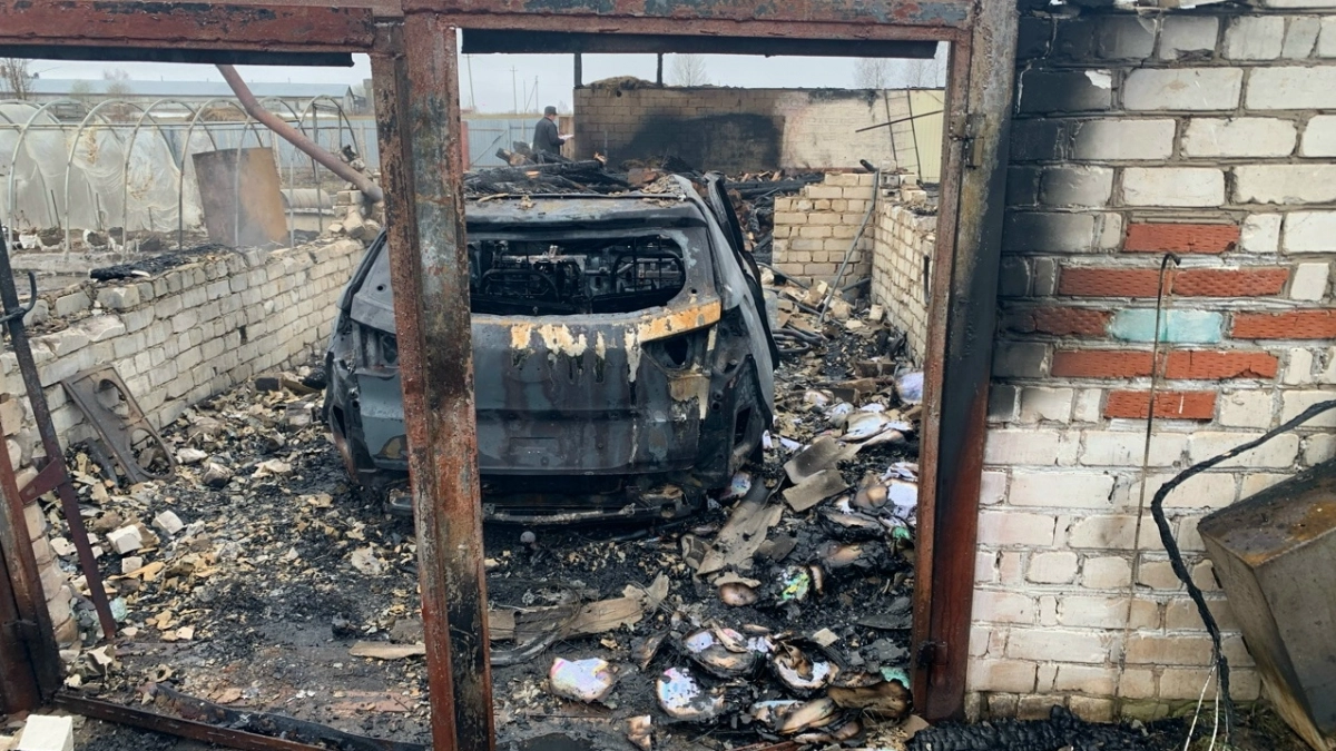 Ночной пожар испепелил хозяйство с машиной в Куженерском районе