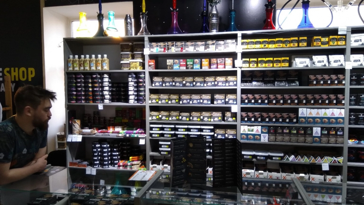 В одном из киосков Йошкар-Олы нашли 115 пачек незаконных сигарет