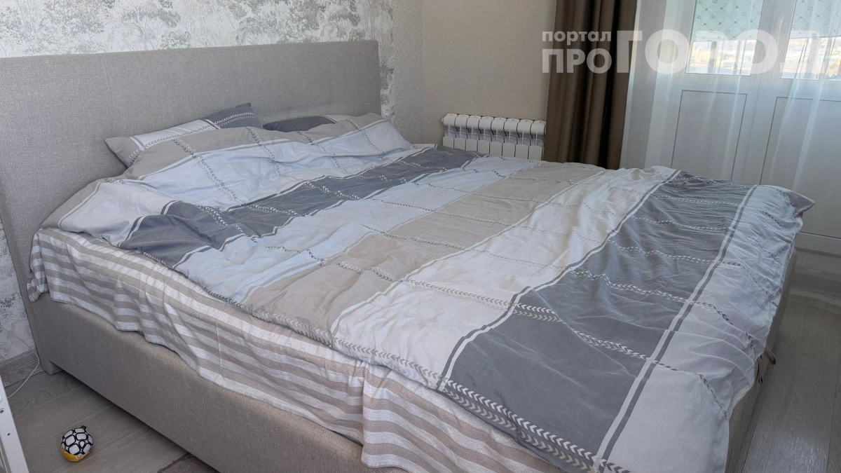 Устала каждое утро перестилать постель: победила простыню-беглянку за 10 минут — делюсь хитрым трюком 