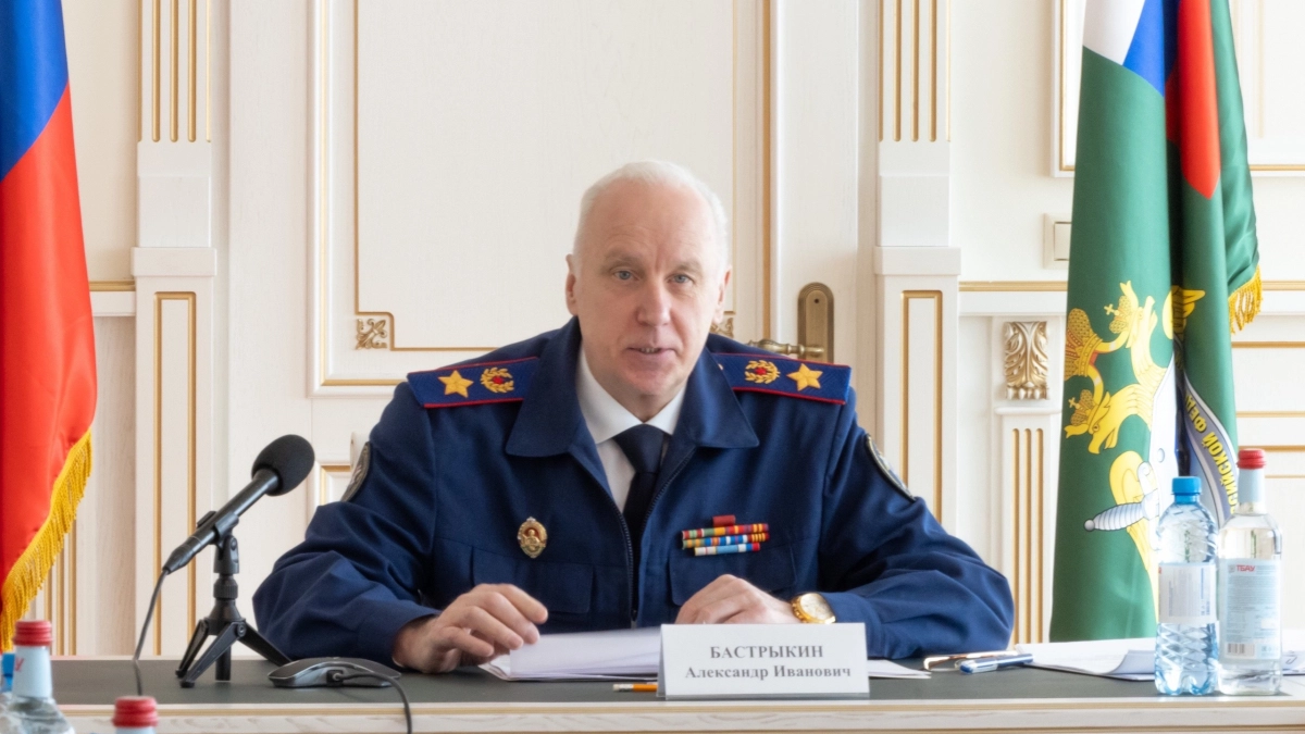 Дороги нет, одни ямы и грязь: жители марийской деревни достучались до Бастрыкина через соцсети