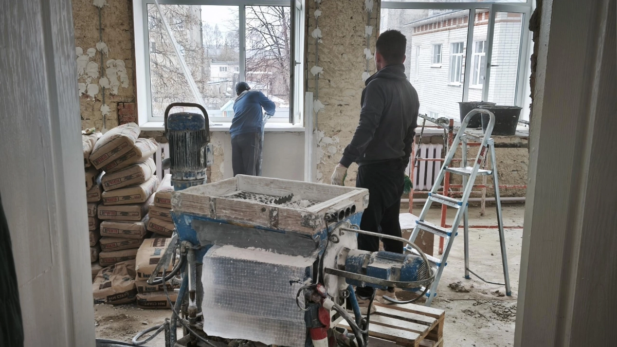 Новый асфальт, батареи и стены: детский сад капитально ремонтируют в Звениговском районе