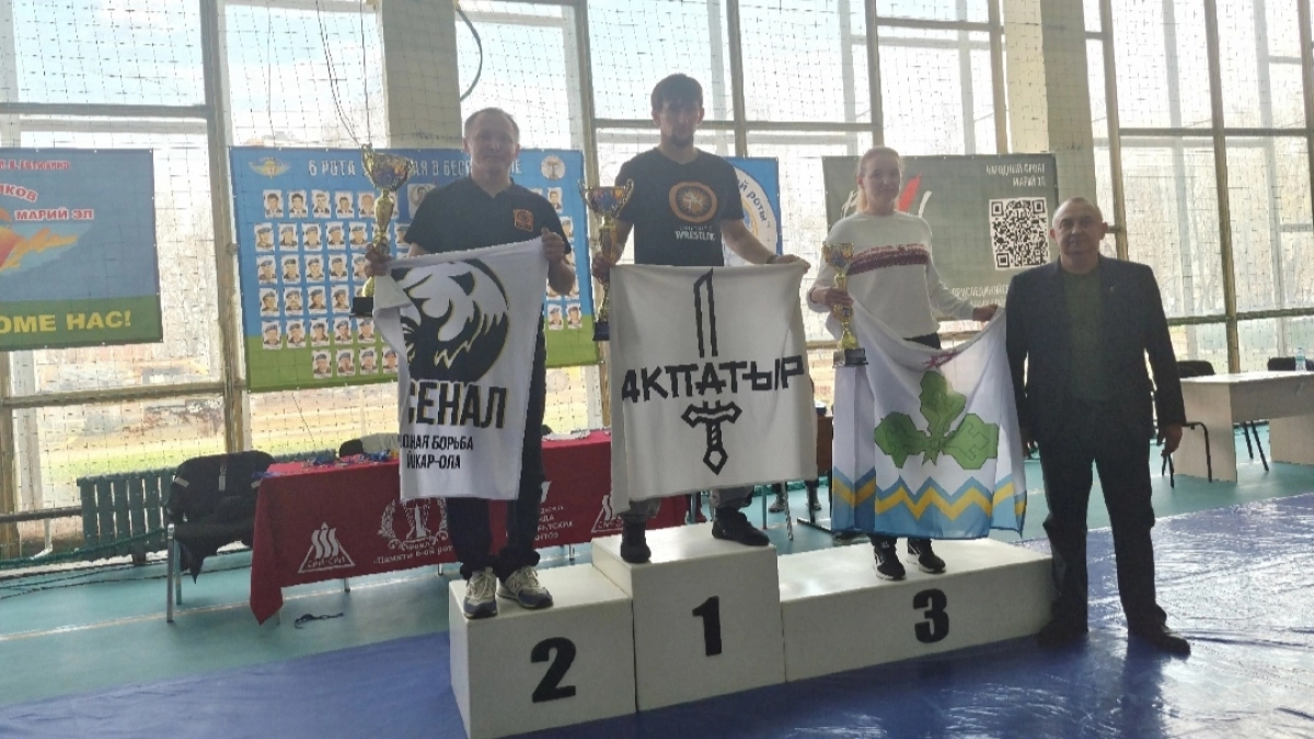 Вольные борцы из Сернура стали лучшими на турнире по борьбе памяти Героя России Марка Евтюхина