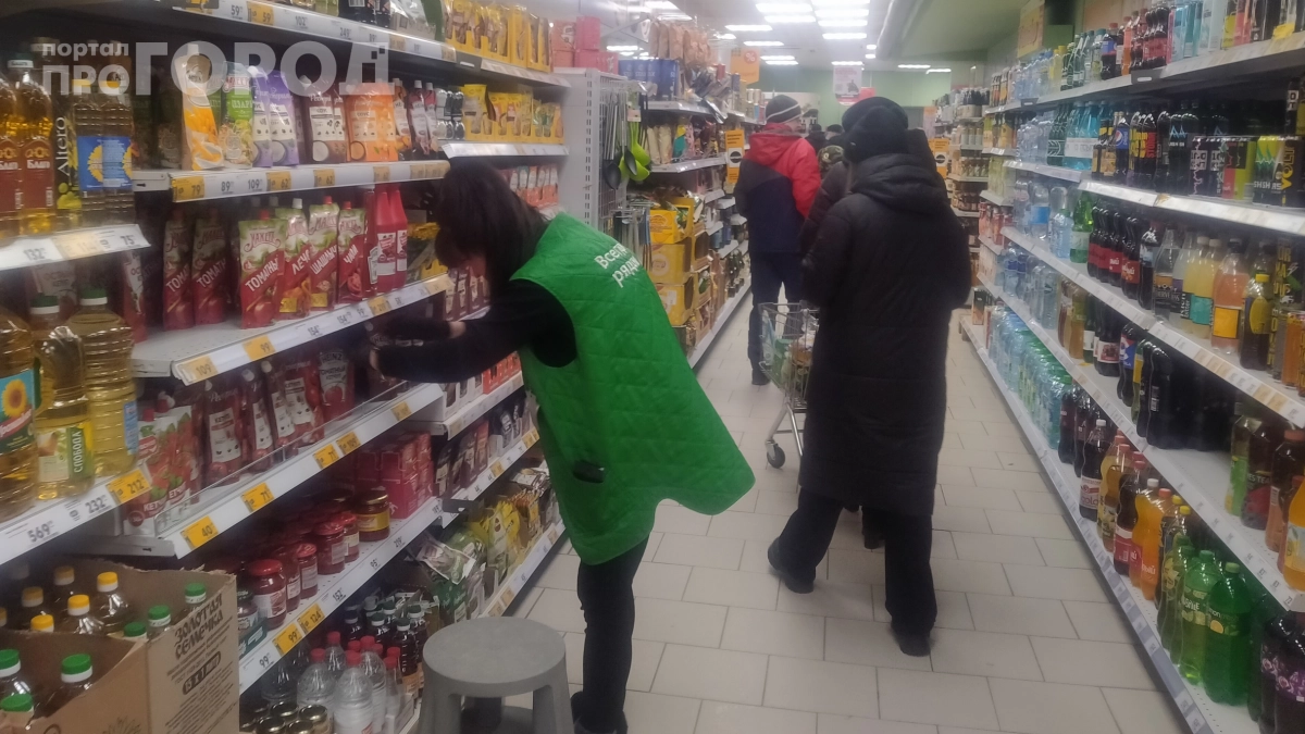 «Здесь не дают даже в туалет сходить»: почему продавцы в супермаркетах бегут с работы через 3 месяца