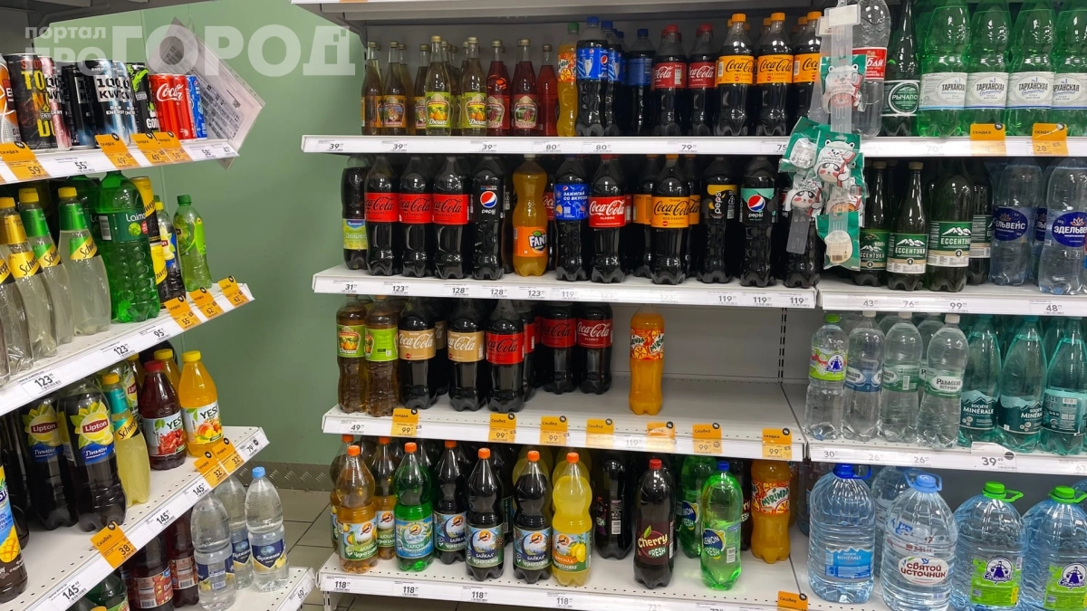 Наливаю колу прямо в муку: рецепт, который заменит все сладости к чаю — удивит даже гурманов