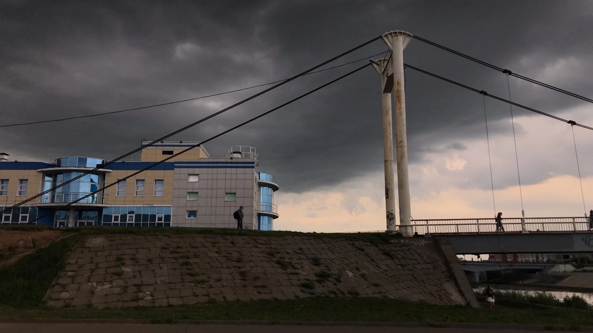 Штормовое предупреждение, ремонт дорог и социальные инициативы: главные новости за 28 апреля