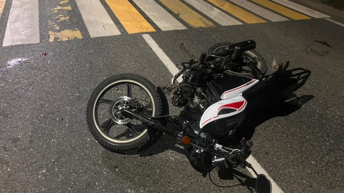 Пьяный и без прав: байкер на мопеде жестко сбил человека на переходе в Параньгинском районе и пойдет под суд