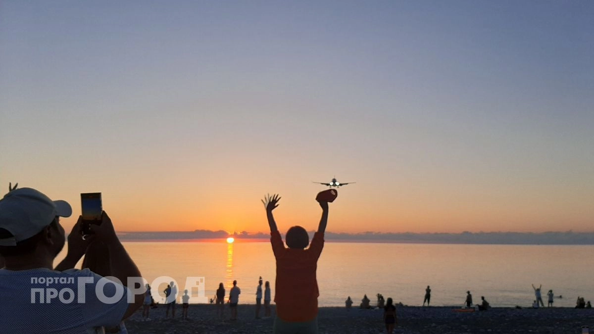 «Забудьте о загранице»: Онищенко выступил с жестким предупреждением для россиян перед майскими