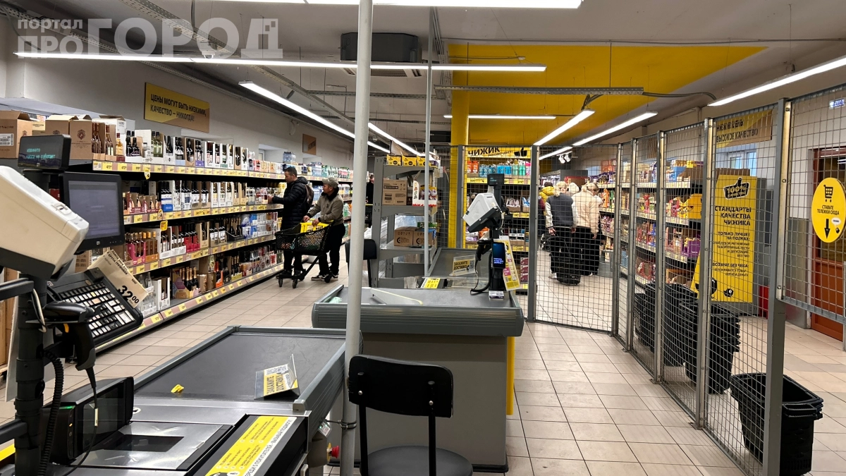 На продукты у кассы даже не смотрю и вот почему: магазины делают на этом миллионы — а вы рискуете, но экономите